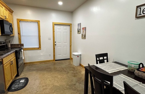 Meridian Casa | Charming 2-BR house in country setting; close to Meridian. Pet friendly/AC/WiFi