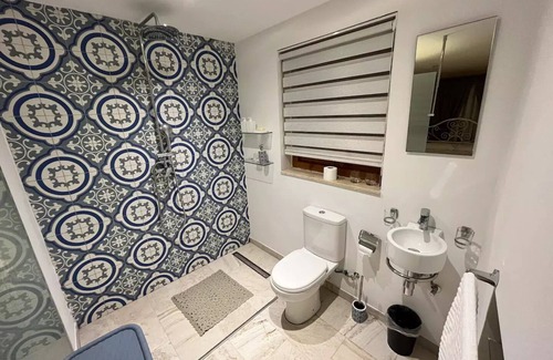 Zabbar Cabaña | Charming 200 year old cottage with yard