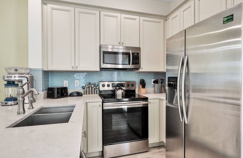 West Kissimmee Cabaña | Charming 2BD Cottage near Hotel & Disney