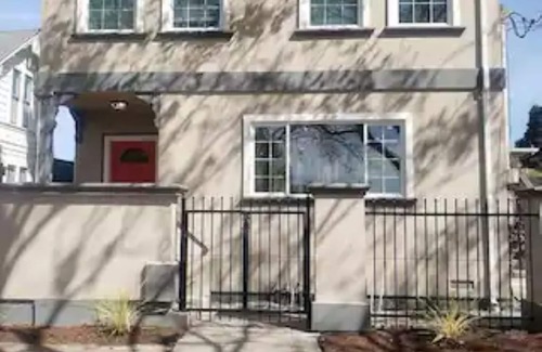 Southwest Berkeley Casa | Charming 3-bed & 3 bath 1.6 miles from Downtown Berkeley