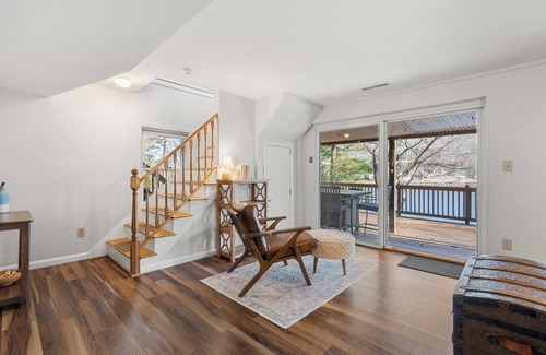 Holland Casa | Charming 3-bed Lakehouse with Deck and Beach