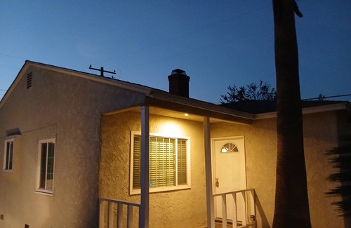 Santa Fe Springs Casa | Charming 3-bedroom house with WiFi, AC in nice Santa Fe Springs