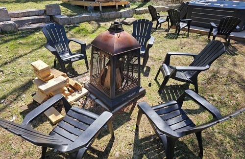 Dunsford Cabaña | Charming 3-bedroom cottage with WiFi and AC in lovely Kawartha Lakes