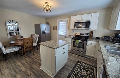 Mineral Bluff Cabaña | Charming 3-bedroom pet-friendly cottage with fenced-in yard in Blue Ridge Mtns