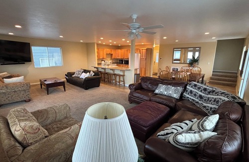 Dingle Casa | Charming 3-bedroom beach house, fabulous St. Charles, Idaho - Beautiful Views