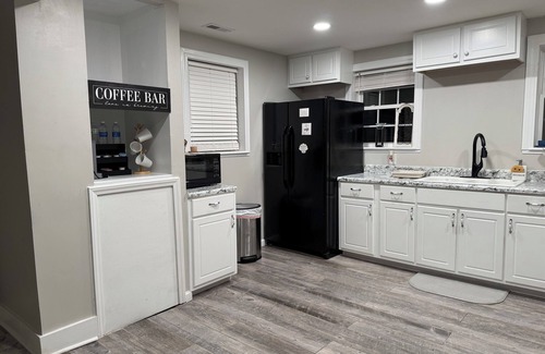 Goldsboro Casa | Charming 2-bedroom, 2 bathroom house with WiFi, AC in wonderful Goldsboro.