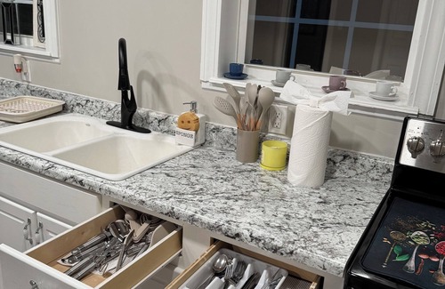 Goldsboro Casa | Charming 2-bedroom, 2 bathroom house with WiFi, AC in wonderful Goldsboro.