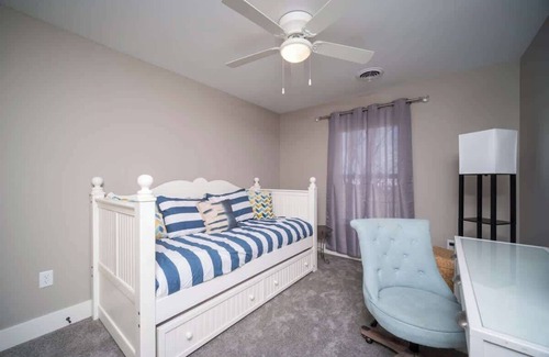 Bettendorf Apartamento | Charming 3 bedroom Condo in Bettendorf with King Master Suite