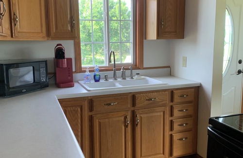 Britton Casa | Charming 3-bedroom home with AC, WiFi in Britton. Quiet, trees, and sunsets!