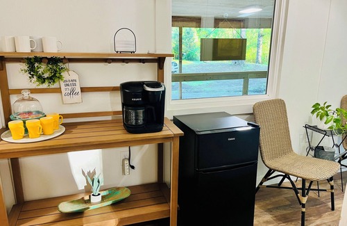 Jones Casa | Charming 3-bedroom house in the country with all the amenities of home.