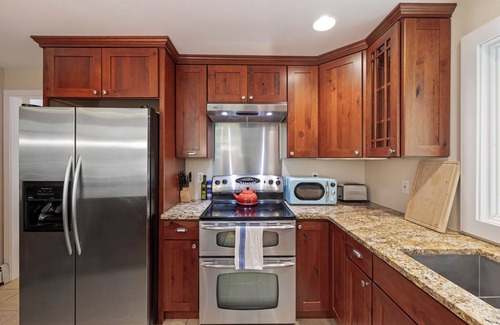 Weston Casa | Charming 3-bedroom Ranch in Weston Near Westport & Fairfield