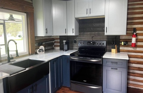 Thonotosassa Cabina | Charming 3-bedroom log cabin with AC, WiFi in fabulous Thonotosassa