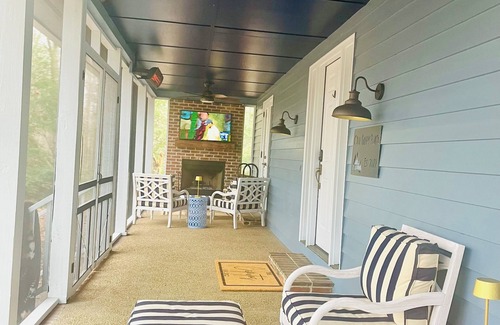 Clifftops Casa | Charming 3 BR, 2 Bath cabin located in quiet Clifftops and close to Sewanee