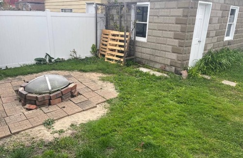 Whiting Casa | Charming 3-BR home on a cobblestone street near the Lake Michigan lakefront.