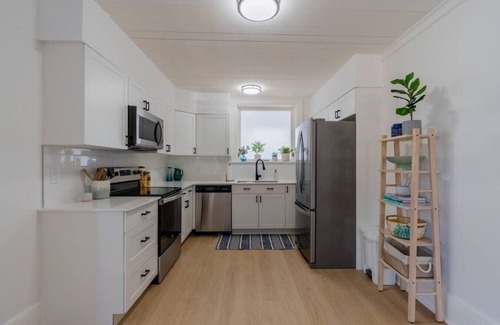 Grand Bend Casa | Charming 3BR Beach House with BBQ in Grand Bend