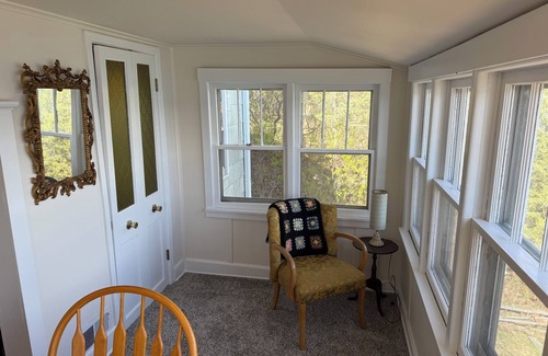 Wautoma Cabaña | Charming 4-bedroom cottage in Wonderful Wautoma with WiFi, AC and lake frontage