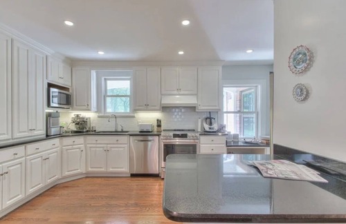 Green Hills Casa | Charming 4-bedroom estate with AC and high-speed Wi-Fi in Nashville!