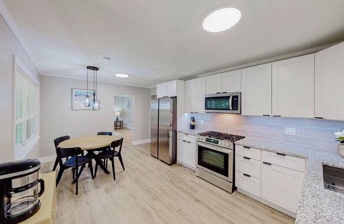 Fayetteville Casa | Charming 4-bedroom house with Bonus room in Fayetteville