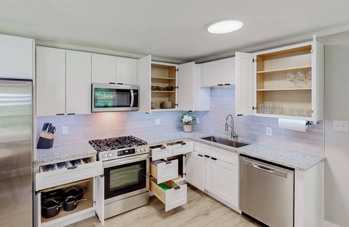 Fayetteville Casa | Charming 4-bedroom house with Bonus room in Fayetteville