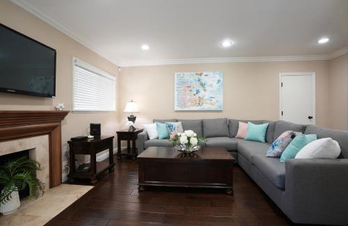 Hermosa Village Casa | Charming Anaheim Home 1/2 Mile Walk to Disney