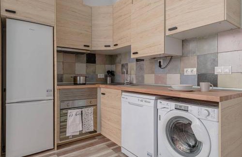 Almenara Apartamento | Charming and great 3 beds apartment in Tetuán by SharingCo