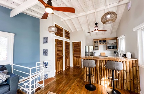 Antoneys Cay Cabaña | Charming Beachfront Cottage w/ Private Pool in Beautiful Sandy Bay, A/C and WiFi
