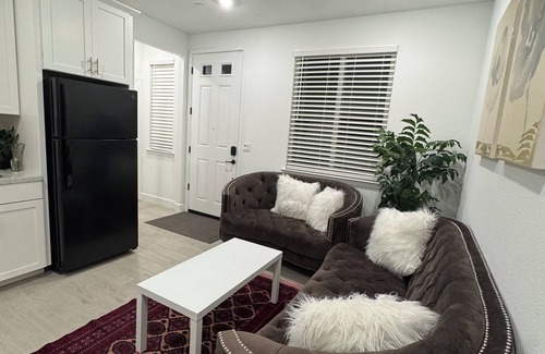 Antelope Casa | Charming brand-new 1-bedroom, 1-bath private suite