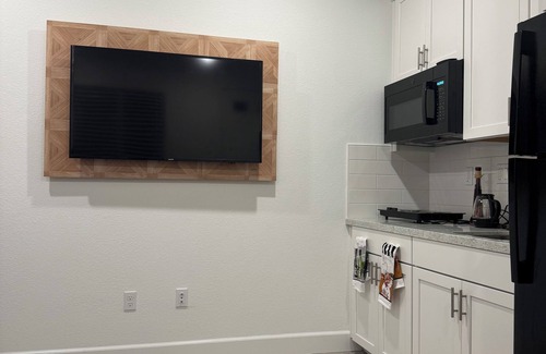 Antelope Casa | Charming brand-new 1-bedroom, 1-bath private suite