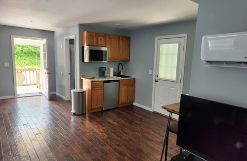 Celina Cabina | Charming cabin, above Dale Hollow Marina