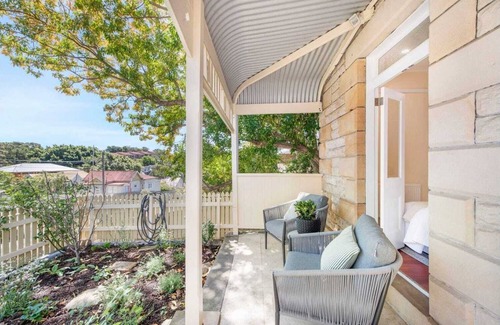 Cammeray Cabaña | Charming Cammeray Cottage Close to CBD, Perfect for Family Getaways