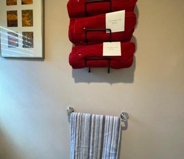 Southeastern Sacramento Villa | Charming Casita all too yourself near Midtown, Train and Freeway