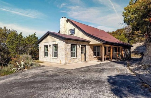 Paluxy Casa | Charming Chalk Mountain Retreat near Glen Rose, Hico, Stephenville, Granbury