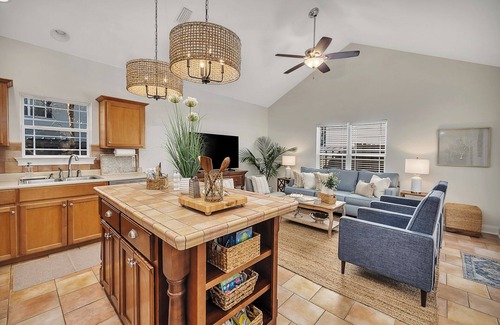 Saint Simons Island Cabaña | Charming Coastal Cottage on St. Simons Island