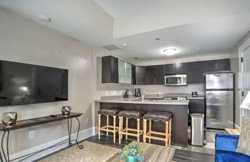 Asheville Condominio | Charming Condo 2 in Historic King James