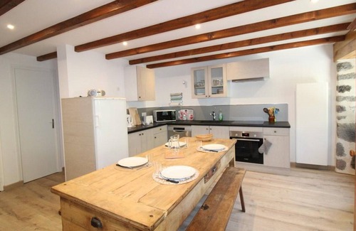 Moussages Cabaña | Charming Cottage in Auvergne's Volcanic Park – Fireplace, Terrace, Near Hiking & Skiing