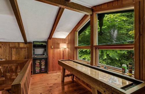 Boone Cabaña | Charming Cottage in Gated Community