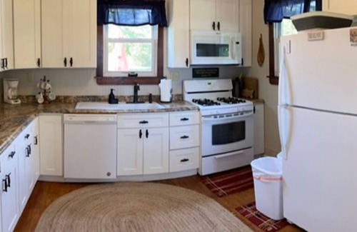 Chaumont Casa | Charming cottage on Chaumont Bay, pet friendly, kayaks, dock, ICE FISHING