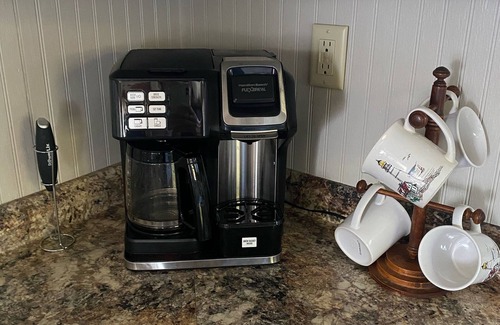 Chaumont Casa | Charming cottage on Chaumont Bay, pet friendly, kayaks, dock, ICE FISHING