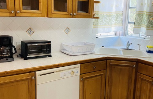 Leeward Settlement Cabaña | Charming Cottage