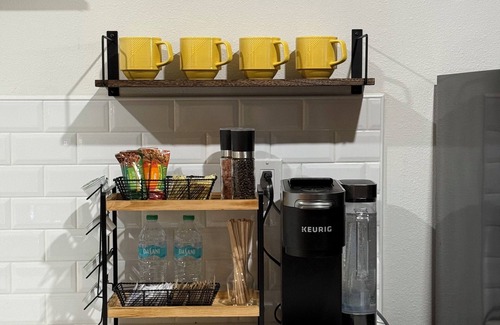 Lutz Cabaña | Charming cottage with AC in lovely Lutz, 5min from The Tampa Outlets & much more