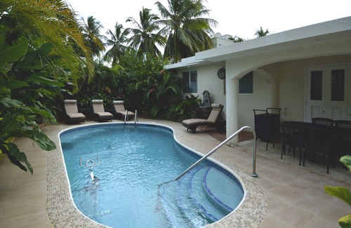 Mullins Cabaña | Encantadora cabaña con piscina privada, elegante spa y cocina al aire libre