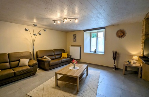 Han-les-Juvigny Cabaña | Encantadora casa de campo con terraza y jardín - 2 apartamentos renovados