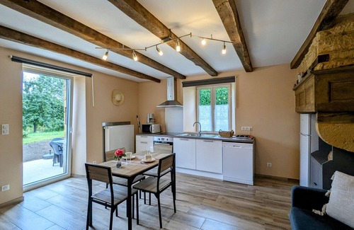 Han-les-Juvigny Cabaña | Encantadora casa de campo con terraza y jardín - 2 apartamentos renovados