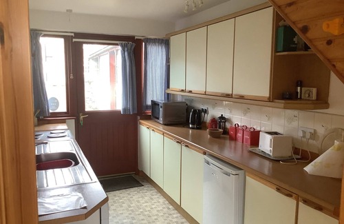 Downpatrick Cabaña | Encantadora casa de campo con jardín privado y paseos por el bosque ideal para perros.