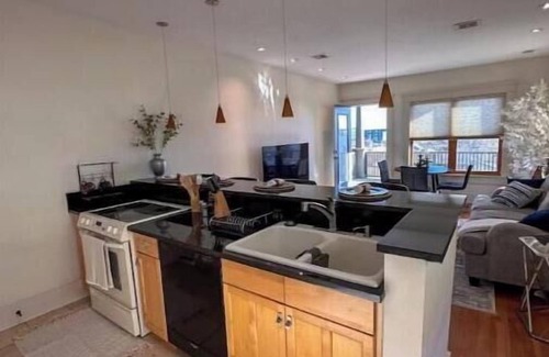 Midtown Casa | Charming cozy townhome with 1 bedroom and WiFi, AC in nice Oklahoma City