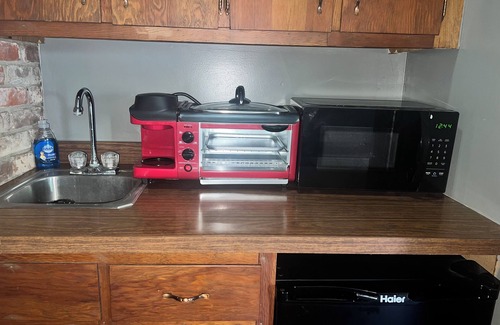 Greenville Cabaña | Charming Delta cottage in serene, safe, pedestrian friendly neighborhood