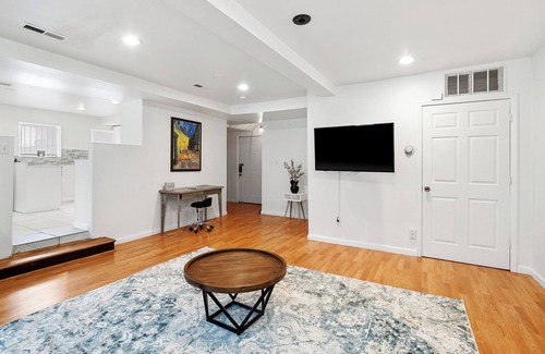 The Gate Alquiler De Eote | We're 6 minutes from Busch Stadium-2600 Square Feet-Sleeps 14