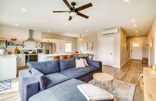 Florence Casa | Charming Florence Home w/ Fire Pit & River Views!