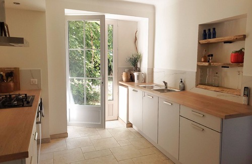 Saint-Julien-de-Lampon Casa | Charming Guesthouse with Pool & AC in the Heart of the Village near the River