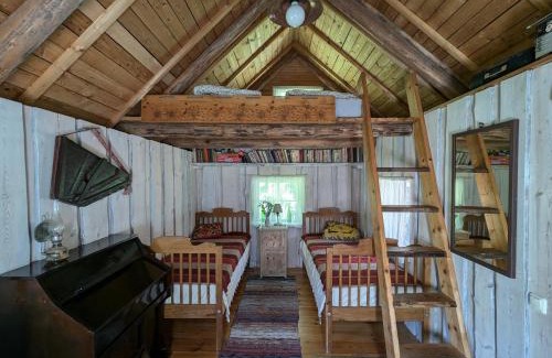 Kuusalu Parish Cabina | Charming Garden House by the River